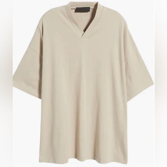 Fear Of God ESSENTIALS V Neck tee silver cloud grey brand new ds - Picture 3 of 4